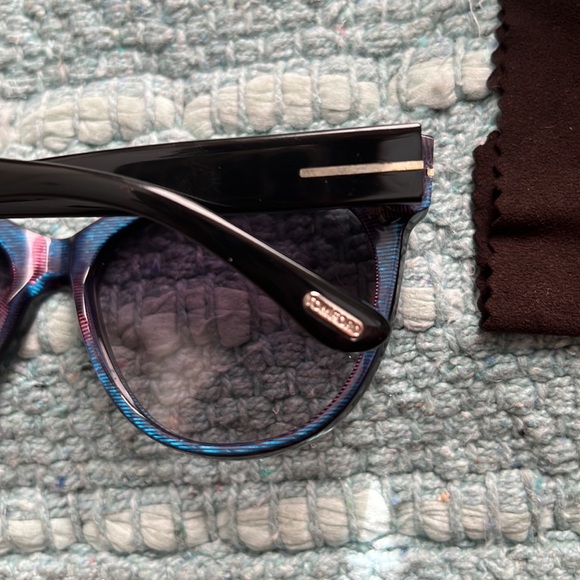 Authentic Tom Ford “Saskia” Sunglasses - Picture 6 of 12